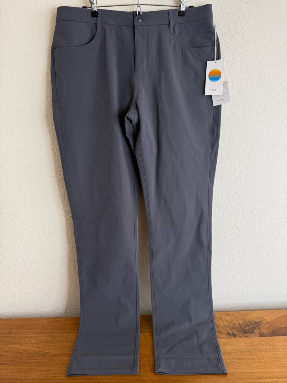 New Vuori Men’s Meta Pant Athletic Charcoal V430-L Size 34
